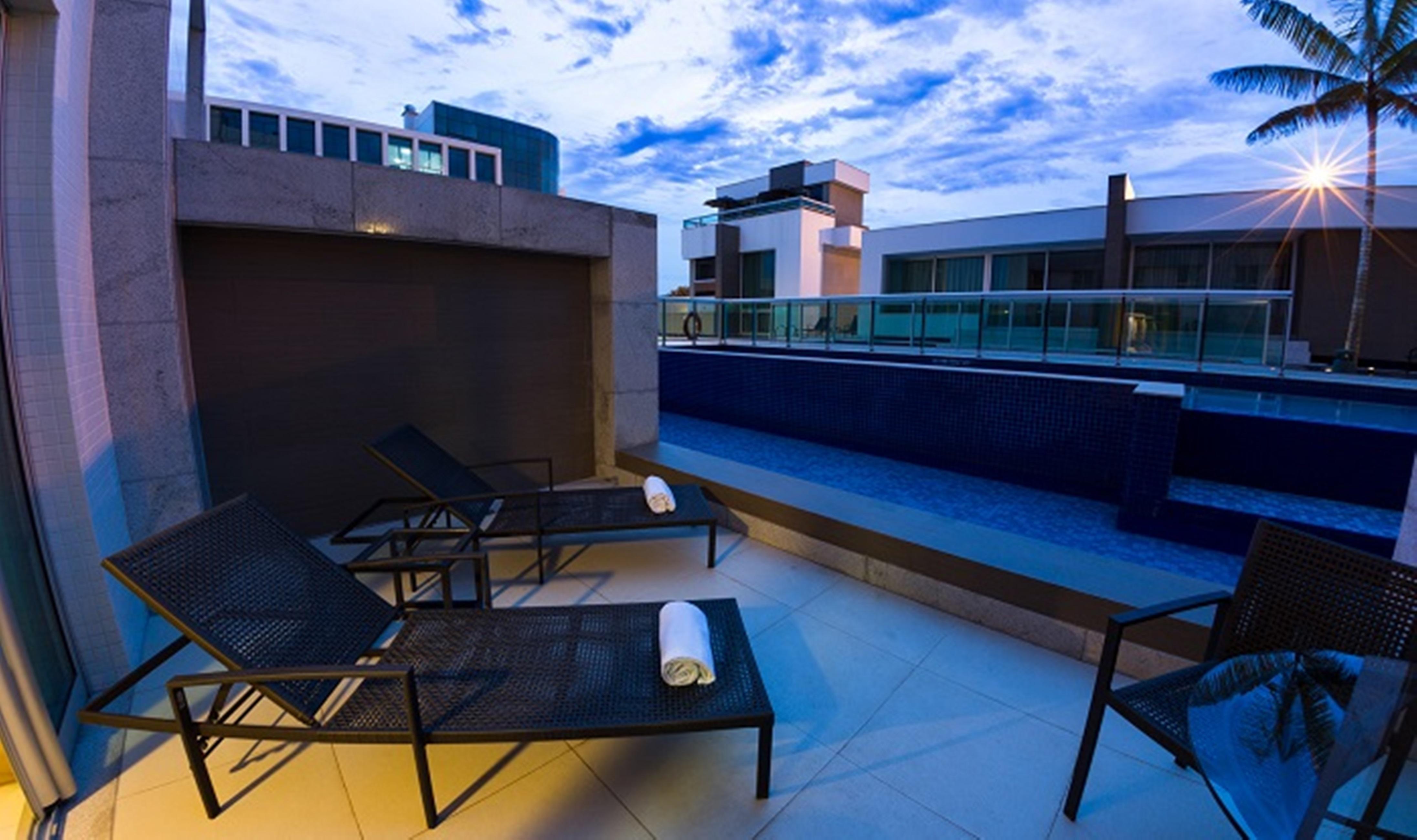 Jade Hotel Brasilia Candangolandia Εξωτερικό φωτογραφία Rooftop pool at the hotel