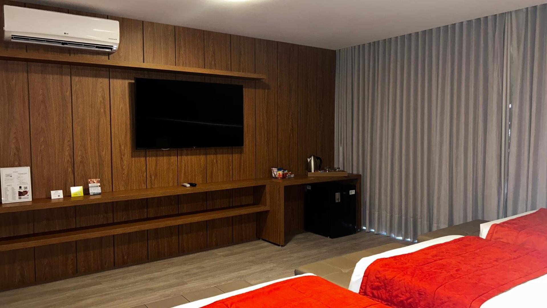 Jade Hotel Brasilia Candangolandia Εξωτερικό φωτογραφία A room at the hotel