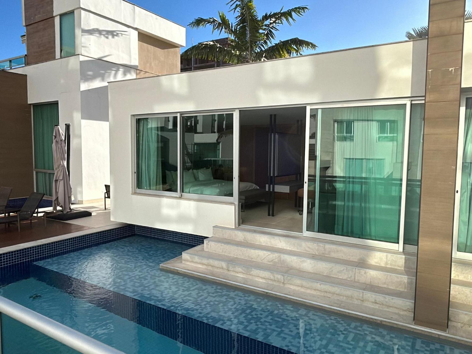 Jade Hotel Brasilia Candangolandia Εξωτερικό φωτογραφία A swim-up suite at the Hard Rock Hotel & Casino Punta Cana